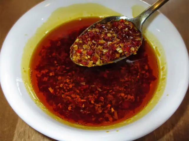 Sa Tế Ăn Bún Bò, Gia Vị Không Thể Thiếu