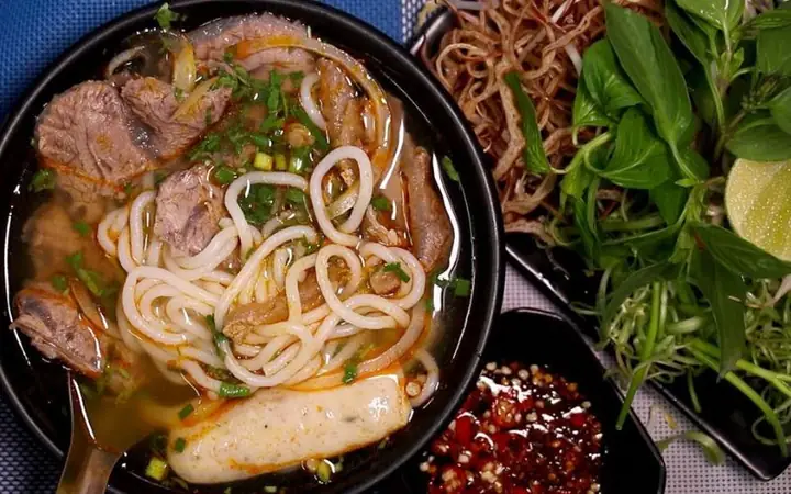 Cách Nấu Bún Bò Huế Chuẩn Vị Thơm Ngon, Đậm Đà Tại Nhà Cách Nấu Bún Bò Huế Chuẩn Vị Thơm Ngon, Đậm Đà Tại Nhà