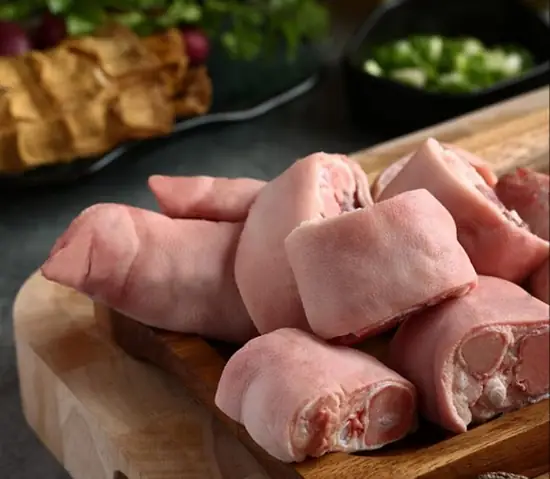 Bước 1: Bắp Bò, Chân Giò Và Xương Sơ Chế Sạch Sẽ Bước 1: Bắp Bò, Chân Giò Và Xương Sơ Chế Sạch Sẽ