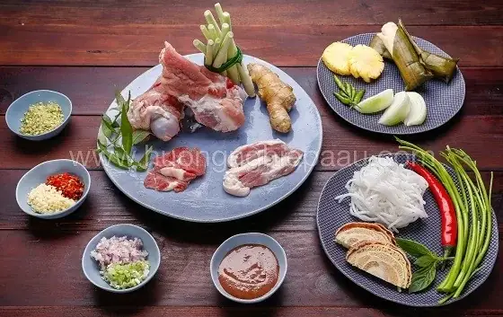 Nguyên Liệu Làm Bún Bò Huế