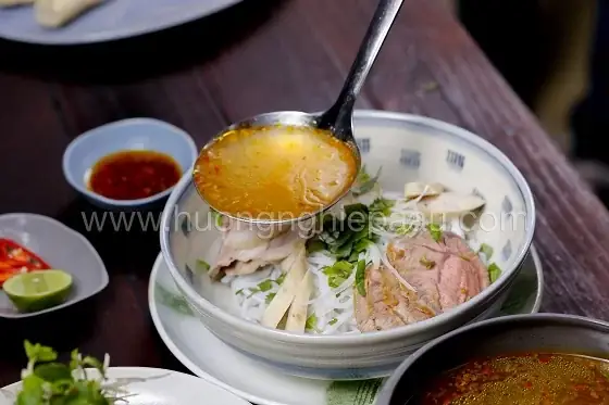 Hoàn Thành Bún Bò Huế