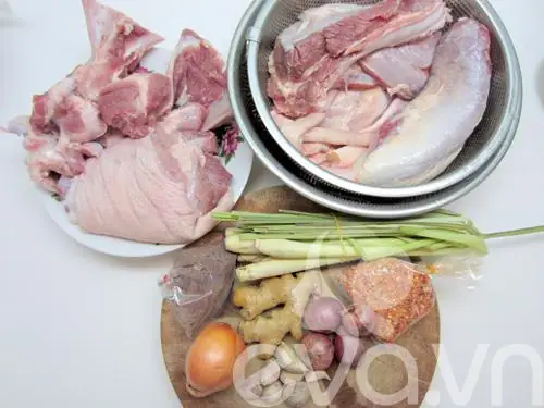 Cách nấu bún bò Huế ÄÆ¡n giản mà ngon theo công thức gia truyá»n Cách nấu bún bò Huế ÄÆ¡n giản mà ngon theo công thức gia truyá»n