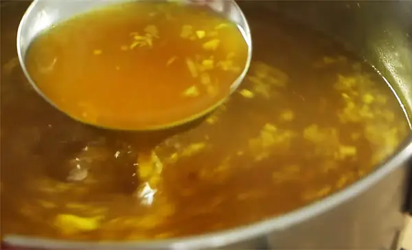 Bước 2. Nấu Nước Dùng