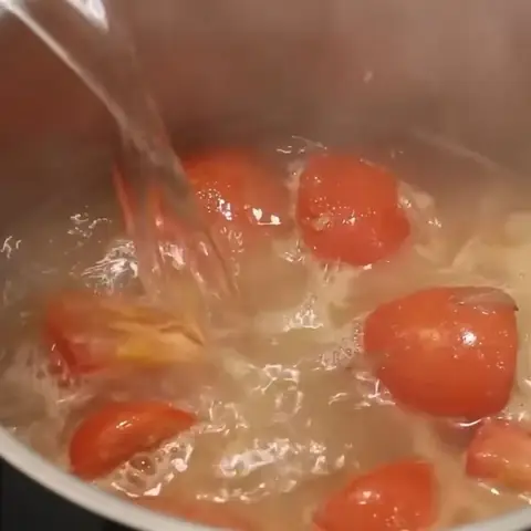 Nấu nước lèo bún cá rau cần