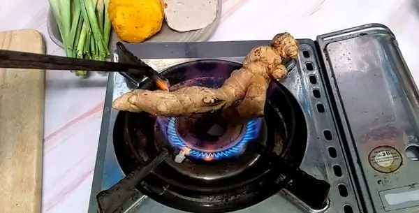 2. Cách làm bún bò chả lụa Huế