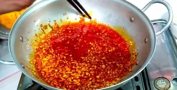 2. Cách làm bún bò chả lụa Huế