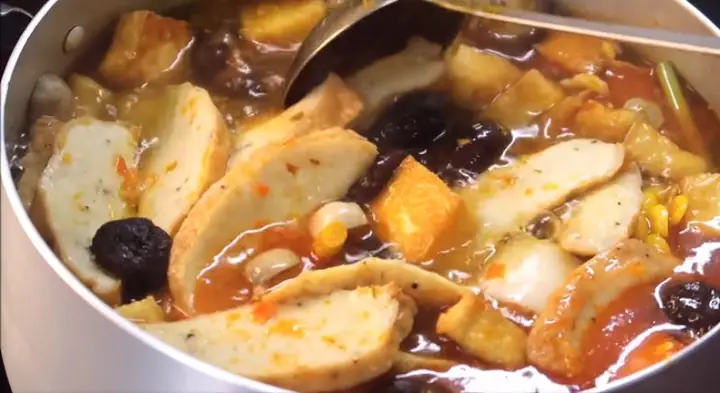 Nấu nước dùng cho món bún thơm ngon này Nấu nước dùng cho món bún thơm ngon này