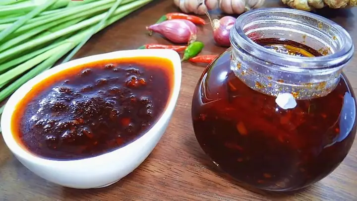 Làm gia vị sa tế để nấu nước dùng bún bò chay Làm gia vị sa tế để nấu nước dùng bún bò chay