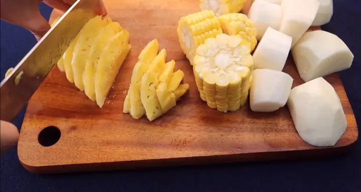 Cách sơ chế nguyên liệu nấu bún bò chay Cách sơ chế nguyên liệu nấu bún bò chay