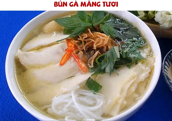 Trình bày món bún gà măng tươi