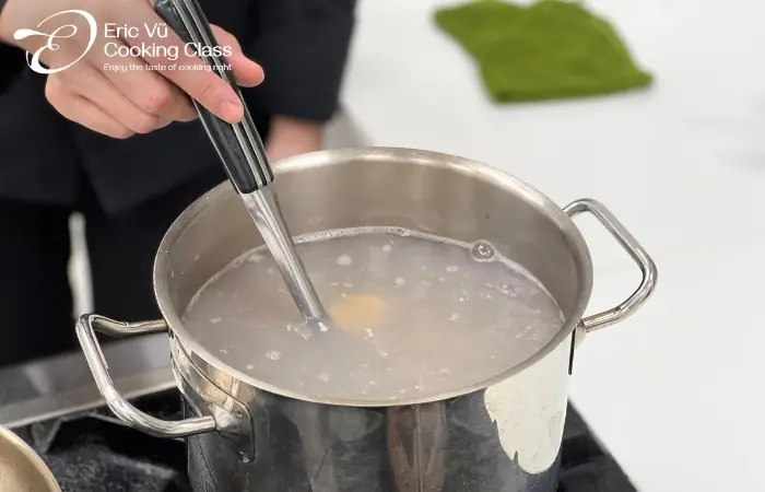 Nội Dung Khóa Học Làm Bún Hến Tại Eric Vũ Cooking Class