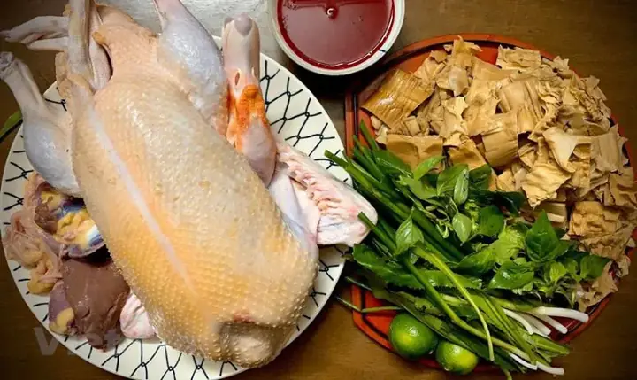 Chuẩn bị nguyên liệu nấu bún ngan