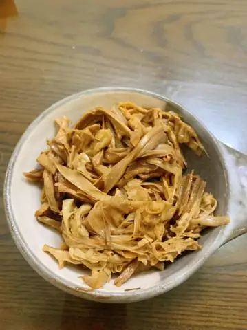 Bước 4: Xào măng