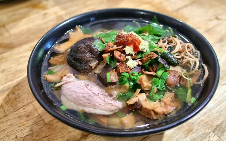 Bún măng vịt là món ăn quen thuộc trên những con đường ở Sài Gòn hoa lệ. Hướng dẫn cách nấu bún măng Vịt dành cho gia đình đơn giản tại nhà.