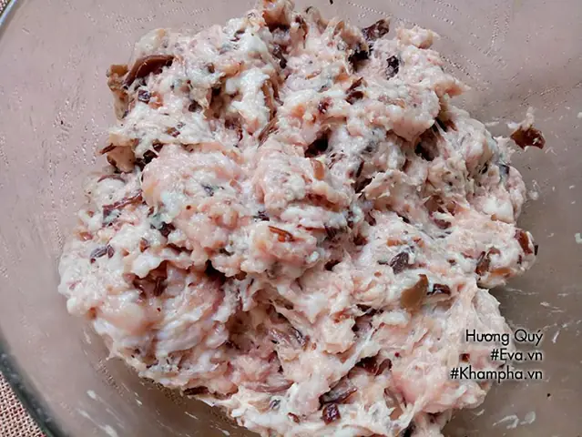 Bún Mọc Chân Giò Có Thêm Cà Chua Giúp Nước Dùng Thanh Mát, Ngon Ngọt.