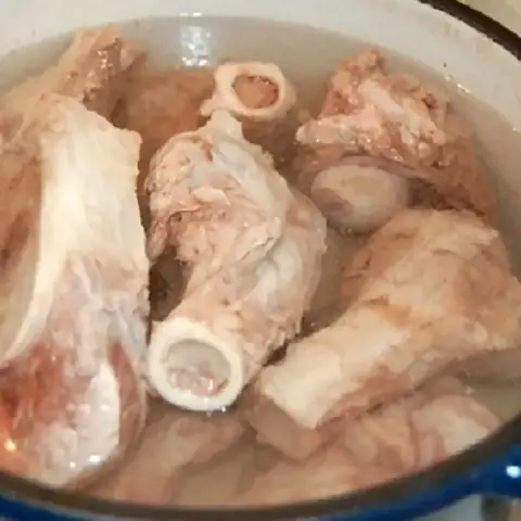 Bước 3: Ninh Xương Nấu Bún Ngan Bước 3: Ninh Xương Nấu Bún Ngan