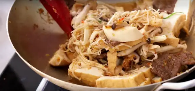 Cách làm bún bò Huế chay: