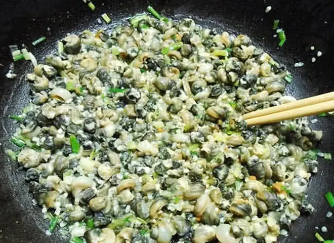 Bước 1: Sơ Chế Ốc Để Nấu