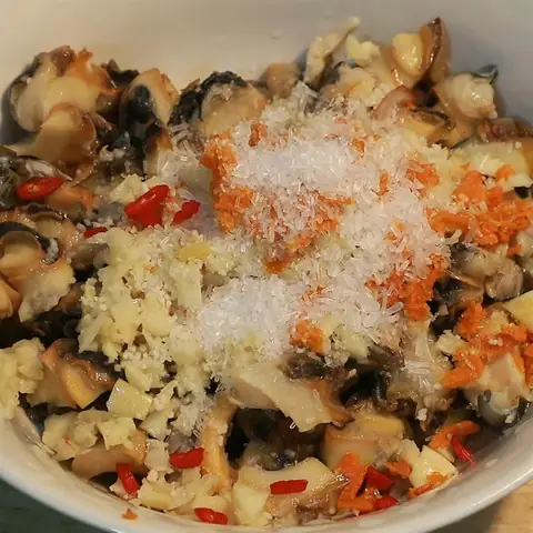 Cách nấu bún ốc dọc mùng thơm ngon, thanh mát, dễ làm ngay tại nhà