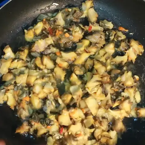 Cách nấu bún ốc dọc mùng thơm ngon, thanh mát, dễ làm ngay tại nhà