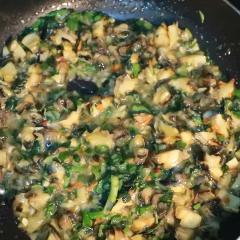 Cách nấu bún ốc dọc mùng thơm ngon, thanh mát, dễ làm ngay tại nhà