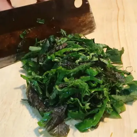 Cách nấu bún ốc dọc mùng thơm ngon, thanh mát, dễ làm ngay tại nhà