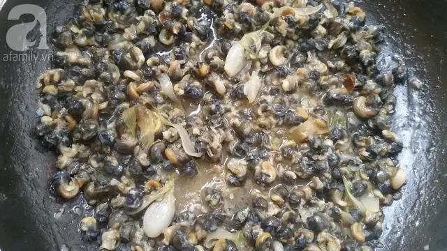 Với những nguyên liệu đơn giản, dễ tìm, dễ nấu bạn có ngay món bún ốc nóng hổi cho bữa sáng của gia đình mình rồi.