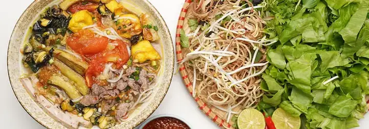 Tiến Hành Nấu Món Bún Ốc