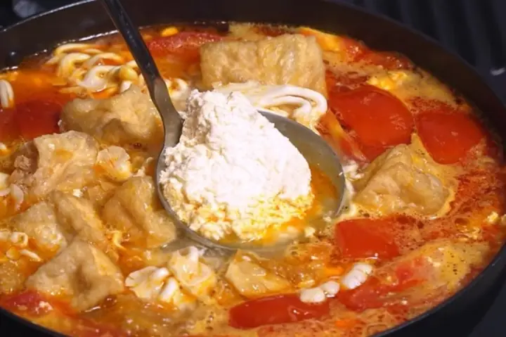 Bước 4: Hoàn Thiện Nồi Riêu Bước 4: Hoàn Thiện Nồi Riêu