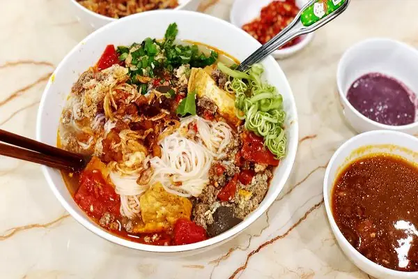 Bước 3: Trình bày món bún riêu Bước 3: Trình bày món bún riêu