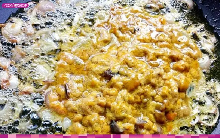 Bước 3 - Xào Gạch Cua