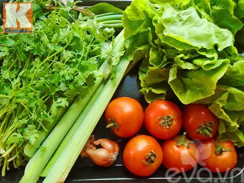 Bún riêu hến có vị chua chua, ngòn ngọt của nước dùng và độ hấp dẫn của thịt hến đảm bảo ai cũng thích.