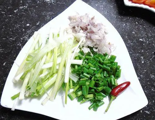 Bước 1: Sơ chế nguyên liệu