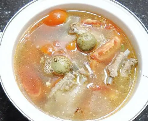 Bước 3: Ninh Sườn Làm Nước Dùng