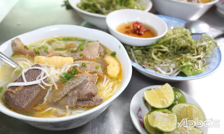 Đậm Đà Hương Vị Bún Suông Vịt Ao Thiếc