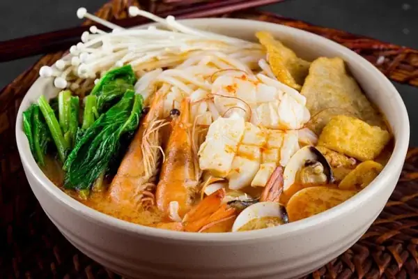 Cách Nấu Bún Thái Hải Sản Chua Cay