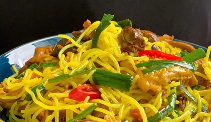 Cách Nấu Bún Xào Nghệ Vàng Ươm Chuẩn Vị Xứ Quảng