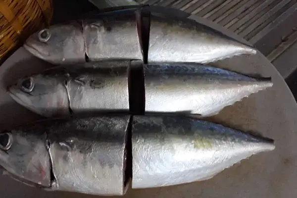 Bước 1: Sơ Chế Các Nguyên Liệu