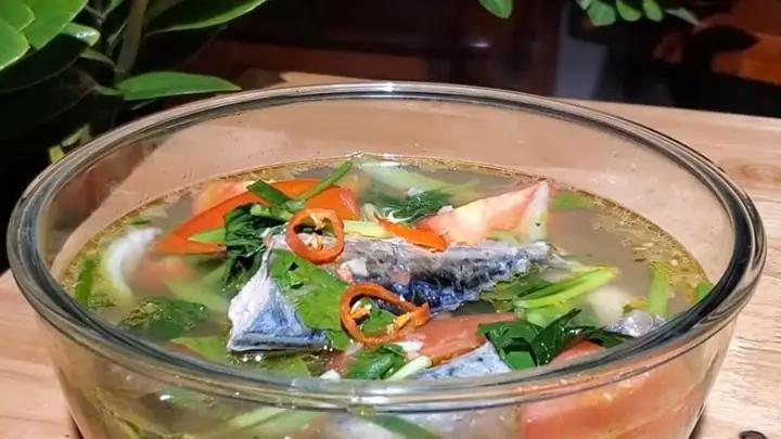 4. Cá bạc má nấu ngót