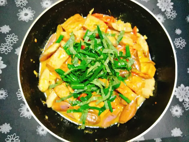 Bước 2. Làm cà bung đậu thịt