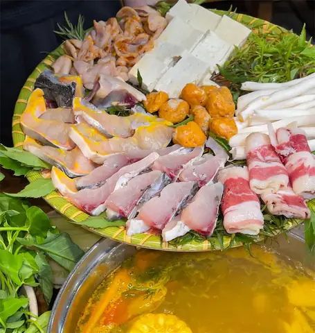 Lẩu Cá Chép Giòn Hà Nội