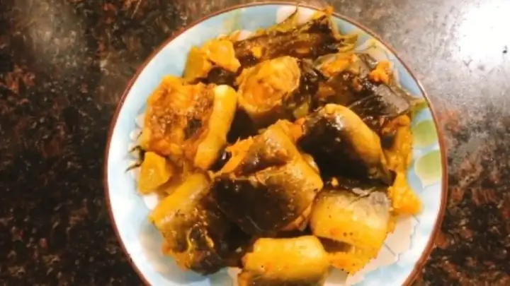 3Cá chình kho nghệ