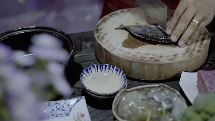 Bước 2. Tiến hành kho cá dìa với tiêu xanh Bước 2. Tiến hành kho cá dìa với tiêu xanh