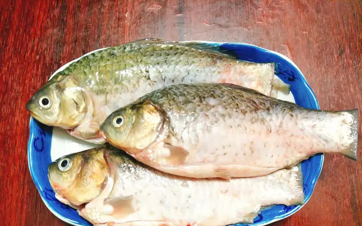 cách nấu cá diếc kho nghệ