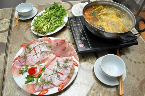 CÃ¡ch náº¥u láº©u cÃ¡ diÃªu há»ng vá»i mÄng chua ngon mÃª ly