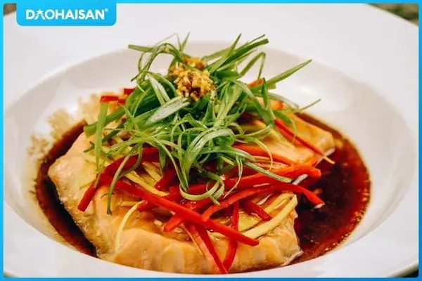 Cách nấu cá hồi hấp xì dầu ngon ngọt, dễ làm chiêu đãi cả nhà