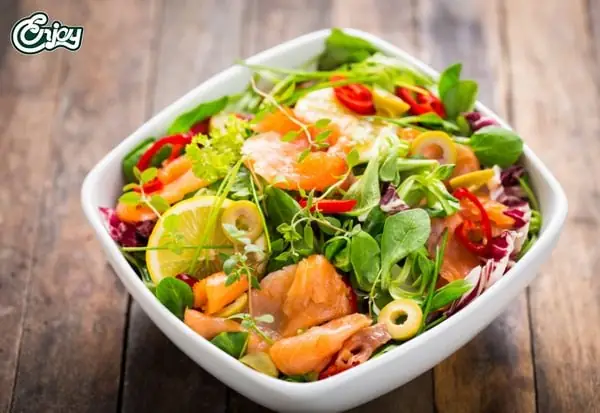 Salad Cá Hồi Xông Khói