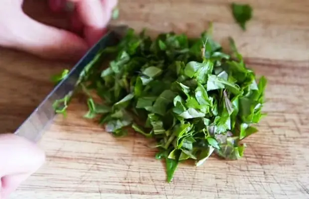 Bước 2: Sơ chế các loại nguyên liệu còn lại