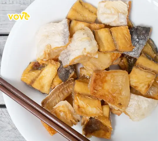 Bước 4: Vớt Ra, Thấm Dầu