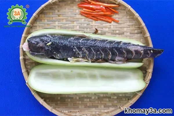 Sơ chế nguyên liệu món cá hấp bầu